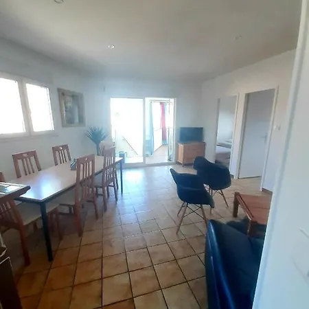 Apartment 70m2 Parking Gratuit, En Centre